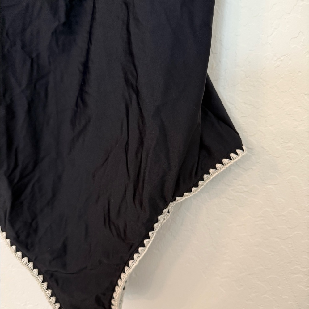 Worn once! Mission cheeky one piece suit size XL - Picture 2 of 6